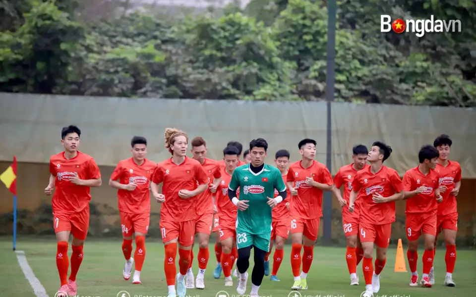 Buổi tập đầu tiên và duy nhất của U-22 Việt Nam trên đất Trung Quốc