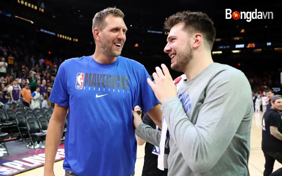 NVĐ NBA đề bạt Dirk Nowitzki làm GĐKT Dallas Mavericks 3 Dirk Nowitzki và Luka Doncic thời điểm hậu vệ người Slovenia chưa bị trade sang Lakers