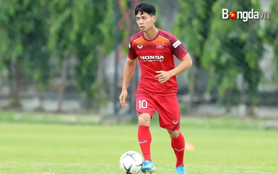Công Phượng sang Singapore kiểm tra chấn thương 4 Dự kiến, Công Phượng sẽ cần thêm khoảng 2 tháng nữa để có thể tái xuất.