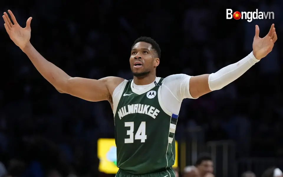 Giannis Antetokounmpo chấn thương háng