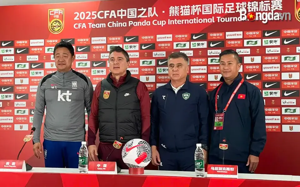 HLV Đinh Hồng Vinh tự tin các học trò sẽ chơi tốt ở Panda Cup 2025