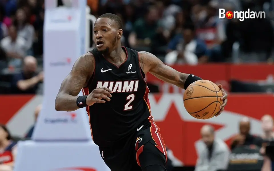 HLV và cầu thủ NBA bị bắt vì dính líu cá cược 4 Liên quan đến những sòng bài poker bất hợp pháp có liên kết với mafia