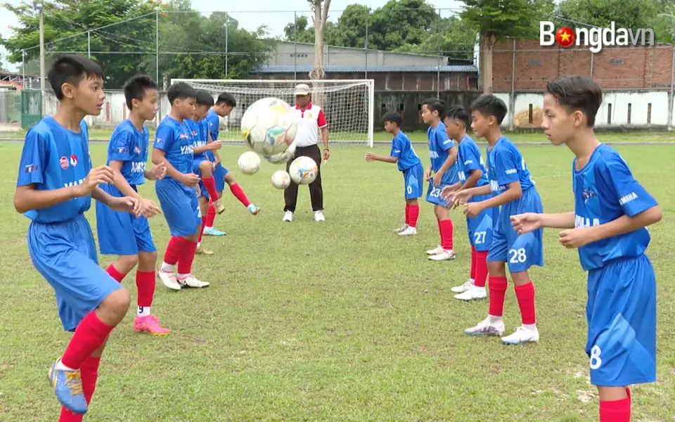 Sai lầm 'chọn cầu thủ đá hay từ nhỏ' của bóng đá Việt