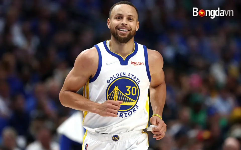 Top 5 Hậu vệ dẫn bóng NBA xuất sắc nhất mọi thời đại 9 Stephen Curry Hậu vệ dẫn bóng NBA