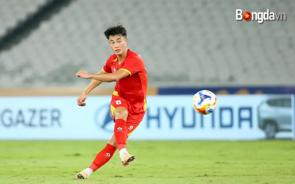Thủ quân U22 Việt Nam nhập viện khẩn trước thềm SEA Games 33