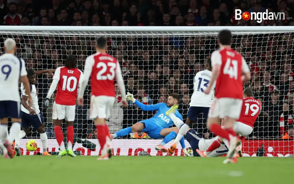 Tottenham xác nhận quyết định liên quan đến HLV Thomas Frank 2 tottenham 1 4 arsenal