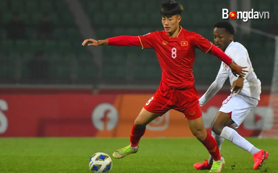 Thủ quân U22 Việt Nam nhập viện khẩn trước thềm SEA Games 33 2 Văn Trường dính chấn thương đáng tiếc trước SEA Games 33