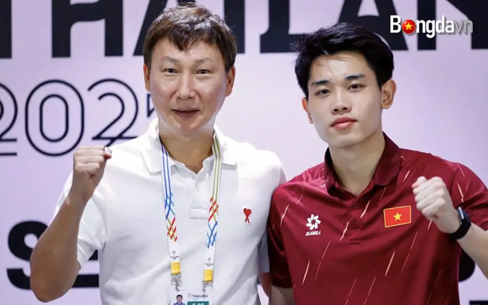 HLV Kim Sang-sik đặt mục tiêu có lần thứ hai nâng cao chiếc cúp vô địch tại Thái Lan