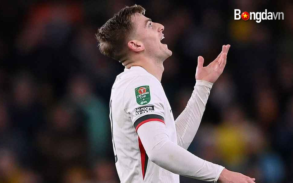 Liam Delap chấn thương vai, nghỉ thi đấu 2 tháng 2 Liam Delap