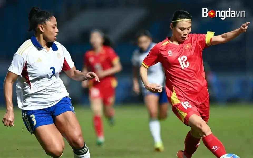 Các tuyển thủ nữ Việt Nam thua Philippines 0-1