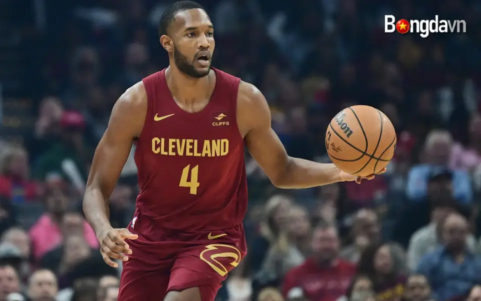 Evan Mobley đang có trung bình 19,1 điểm mỗi trận, và thêm 9,3 rebound mỗi trận