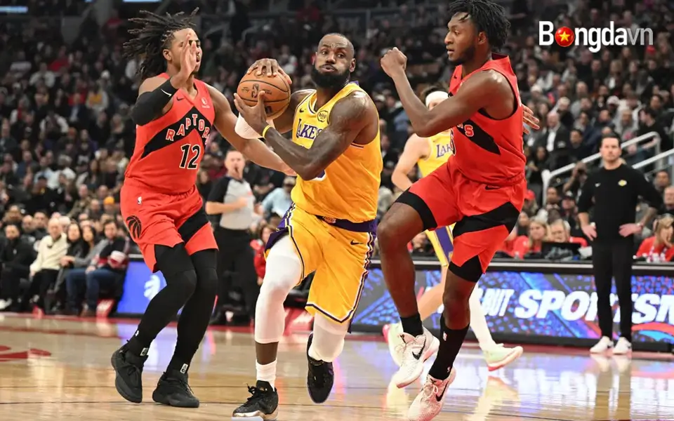 James đã kéo dài chuỗi trận thắng liên tiếp trước Suns