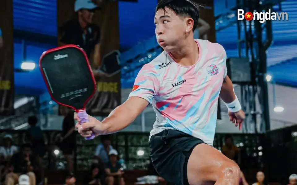 Phúc muốn chúc mừng Quang Dương một trận đấu rất hay và Phúc học hỏi được nhiều