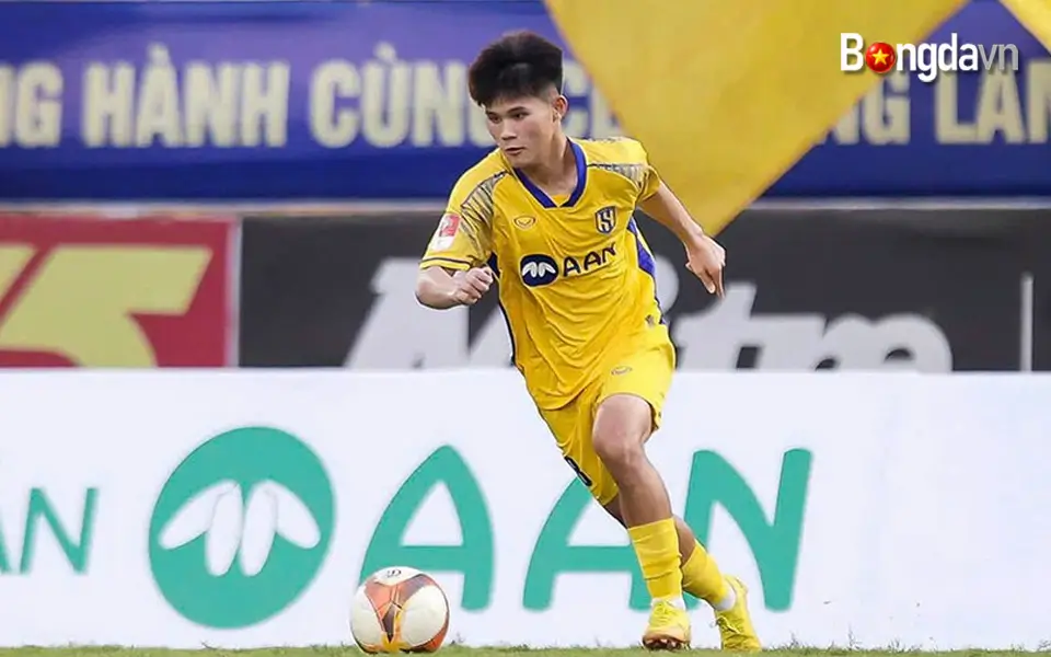 Tiền đạo Lê Đình Long Vũ