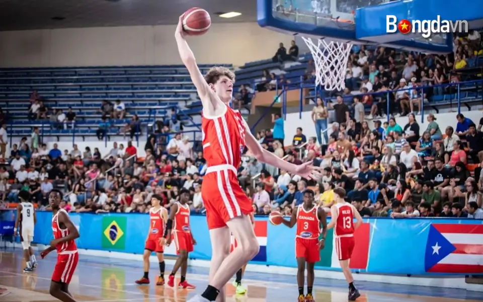 Trận chung kết với đội tuyển Mỹ, tay ném trường Nobel Elite có 5 phút thi đấu, ghi được 2 rebound