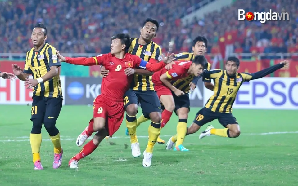 Trận thua 2-4 của Việt Nam trước Malaysia ở bán kết lượt về AFF Cup tại Mỹ Đình