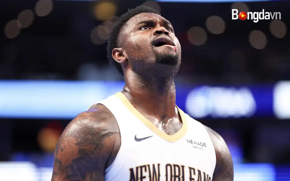 Zion Williamson đạt trung bình 22,1 điểm và 5,6 lần bật bóng trong 10 trận đấu mùa này