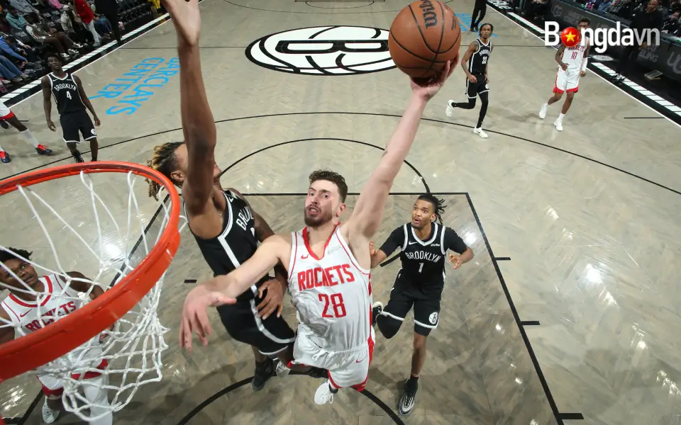 Houston Rockets lo sốt vó vì Alperen Sengun chấn thương mắt cá 2 Alperen Sengun bị chấn thương mắt cá chân và phải rời sân ngay đầu hiệp một trong trận đấu với Dallas hôm thứ Bảy