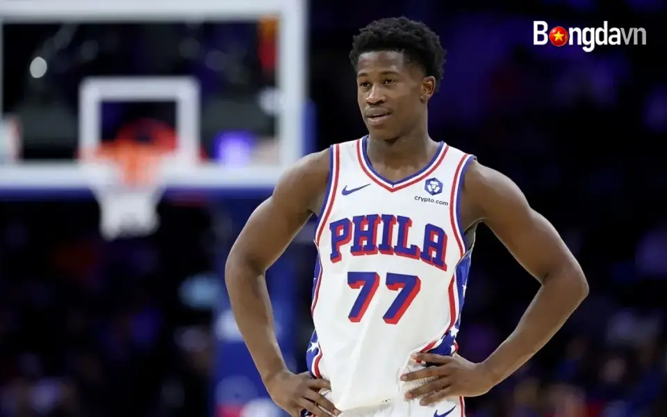 Tân binh VJ Edgecombe của Sixers và cái duyên ghi điểm 102 3 Edgecombe rực sáng với 25 điểm, ghi dấu ấn đậm nét ở hiệp cuối