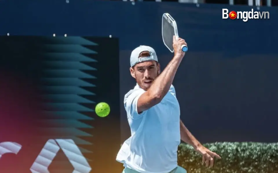 Federico Staksrud, 29 tuổi, quốc tịch Argentina, thi đấu chuyên nghiệp ở PPA Tour
