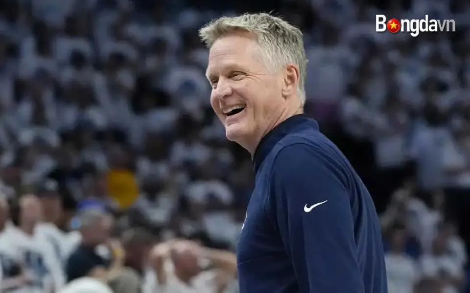 Mẹ Steve Kerr không hài lòng khi thấy con trai nhận thẻ đỏ