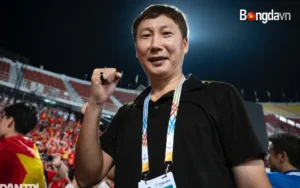 Mức lương của HLV Kim Sang Sik và cuộc chơi tài chính của VFF