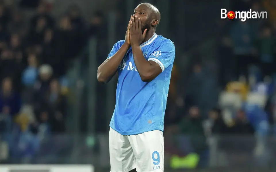 Lukaku đá hỏng penalty, Napoli bị Como loại khỏi Coppa Italy 2 como2