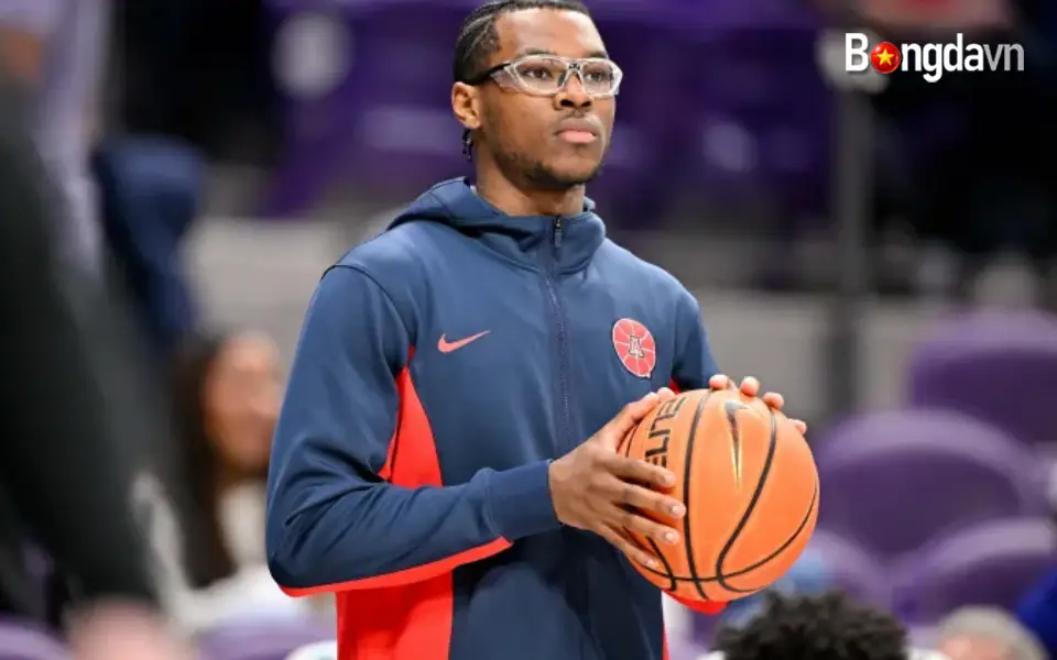 Quý tử nhà LeBron James bắt đầu sự nghiệp đại học từ ghế dự bị