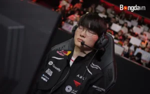 Thi đấu lâu năm lại cầm tướng "tủ" Azir nhưng Faker vẫn có lúc nhầm lẫn