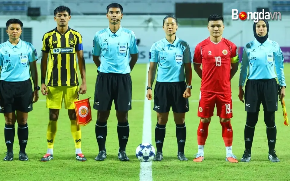 Trọng tài Kim Yu Jeong khi tham gia điều khiển trận Tampines vs CLB CAHN ở Cúp C2 châu Á hôm 18/2