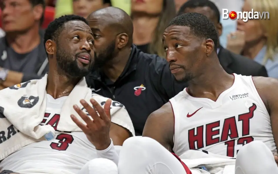 Bam Adebayo đạt mốc 10.000 điểm cùng D-Wade 2 Bam Adebayo đã sánh ngang với Dwyane Wade khi trở thành hai cầu thủ duy nhất của Heat ghi được 10.000 điểm