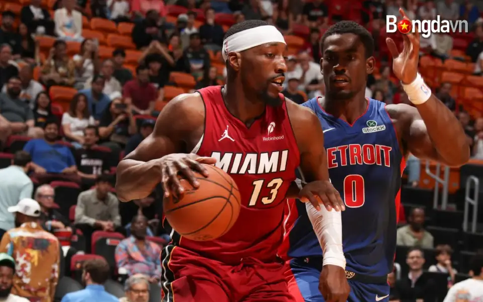 Bam Adebayo đạt mốc 10.000 điểm cùng D-Wade