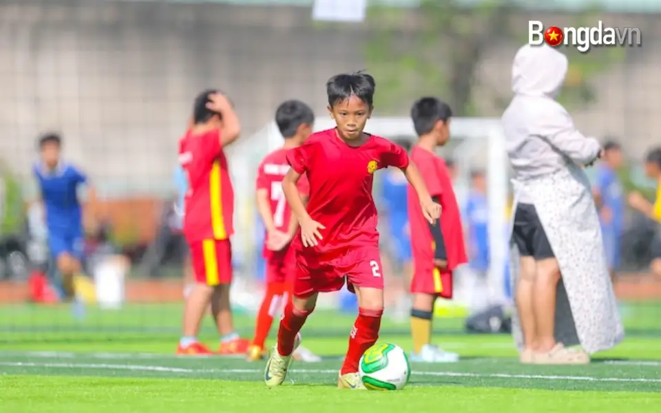 VNV Academy khởi động tuyển sinh qua Festival bóng đá học đường 4 Các cẩu thủ nhí rất hứng khởi trong những cuộc tranh tài