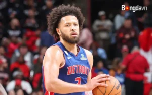 Cade Cunningham Bất Ngờ Rời Sân Vì Chấn Thương Lưng