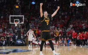 Hạt giống số 9 Iowa đánh bại Nebraska tiến vào Tứ kết