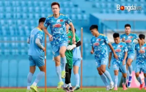 Một buổi luyện tập của đội tuyển bóng đá nam Việt Nam