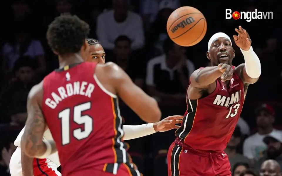 Phòng thay đồ Heat nổ tung sau kỷ lục 83 điểm của Bam Adebayo