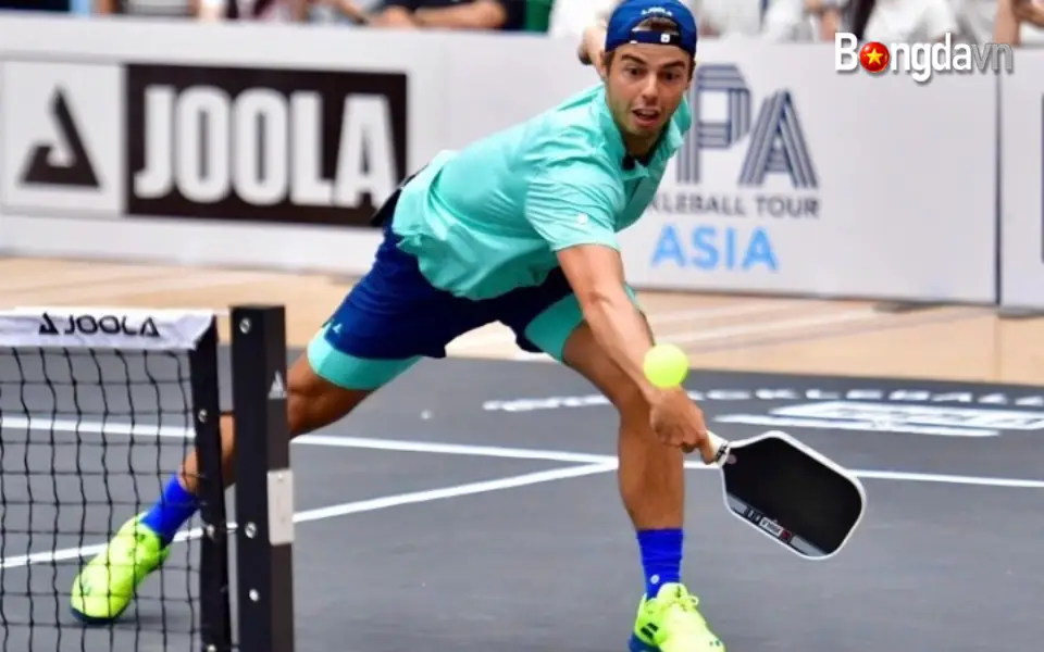 Tay vợt pickleball số 1 thế giới, Ben Johns thu hút đông đảo khán giả tại một sự kiện tại Hà Nội