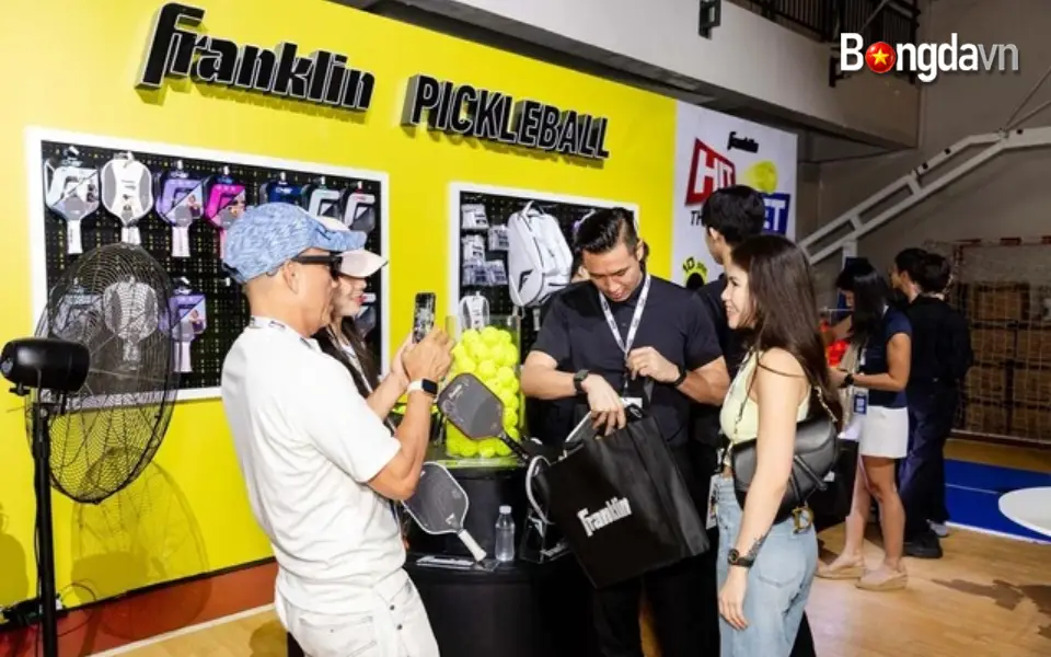 Chuyên Nghiệp Hóa Giải Đấu Pickleball VN 4 Khu vực booth Franklin thu hút đông đảo khách tham quan, trải nghiệm