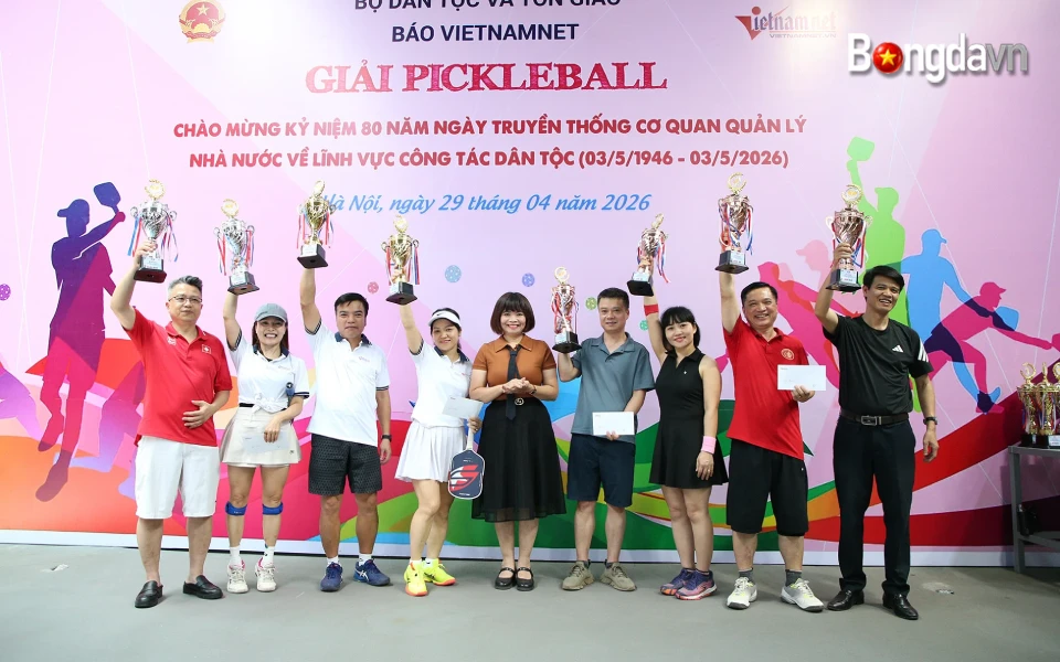 Những Gương Mặt Xuất Sắc Nhất Bước Lên Bục Vinh Quang