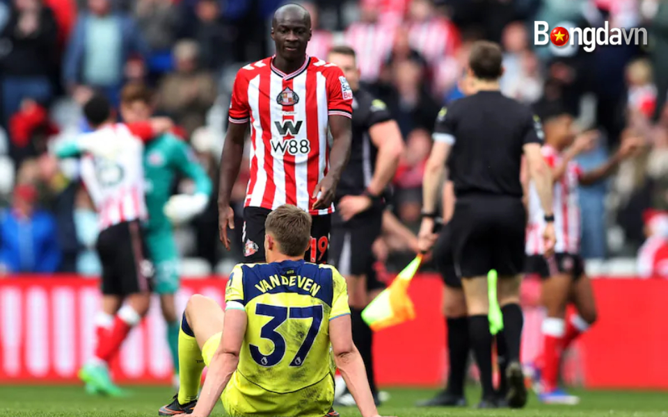Tottenham chạm đáy sau 91 năm: Mùa giải tệ nhất lịch sử 2 sunderland W