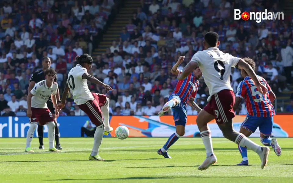 Bàn thắng thứ 19 từ bóng chết khẳng định chiều sâu đội hình nhà vô địch Arsenal