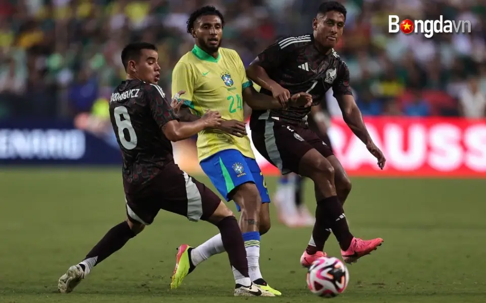 Ederson ra sân cùng tuyển Brazil đấu giao hữu với Mexico