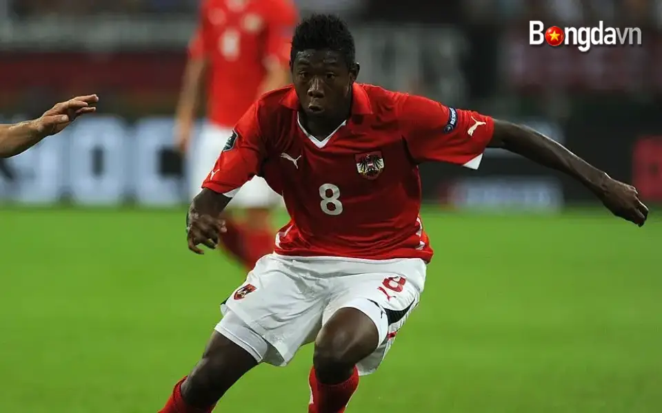 Tại sao giày của David Alaba lại có cờ Philippines? 2 Gia Thế Đa Văn Hóa Của Ngôi Sao Real Madrid