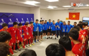 HLV Roland khẳng định U17 VN chưa hết hy vọng