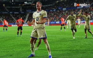 Lewandowski mừng bàn mở tỷ số trong trận gặp Osasuna trên sân El Sadar