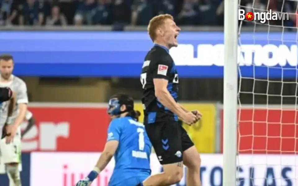 Paderborn thăng hạng Bundesliga
