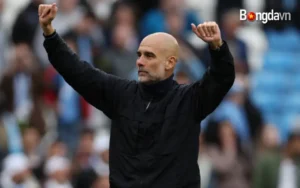 Pep Guardiola cổ vũ West Ham cản bước Arsenal