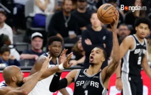 Victor Wembanyama Tỏa Sáng, Spurs Thắng Nghẹt Thở Game 5