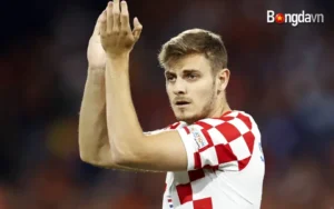 Hậu vệ trưởng thành từ lò đào tạo của Bayern Munich, Josip Stanišić